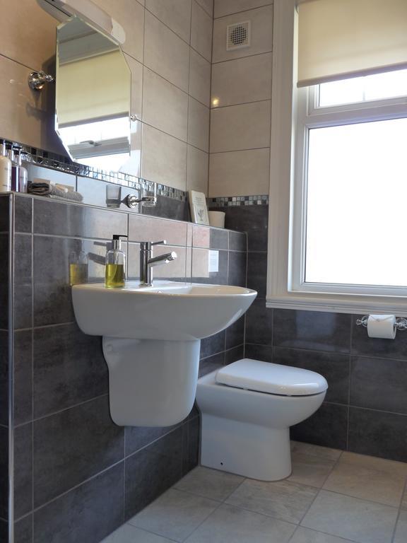 Cornerways Guest House 랜디드노 외부 사진