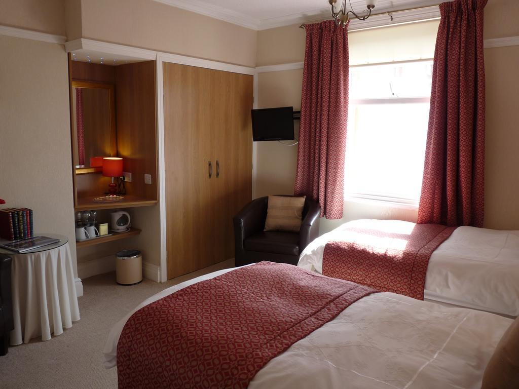 Cornerways Guest House 랜디드노 외부 사진