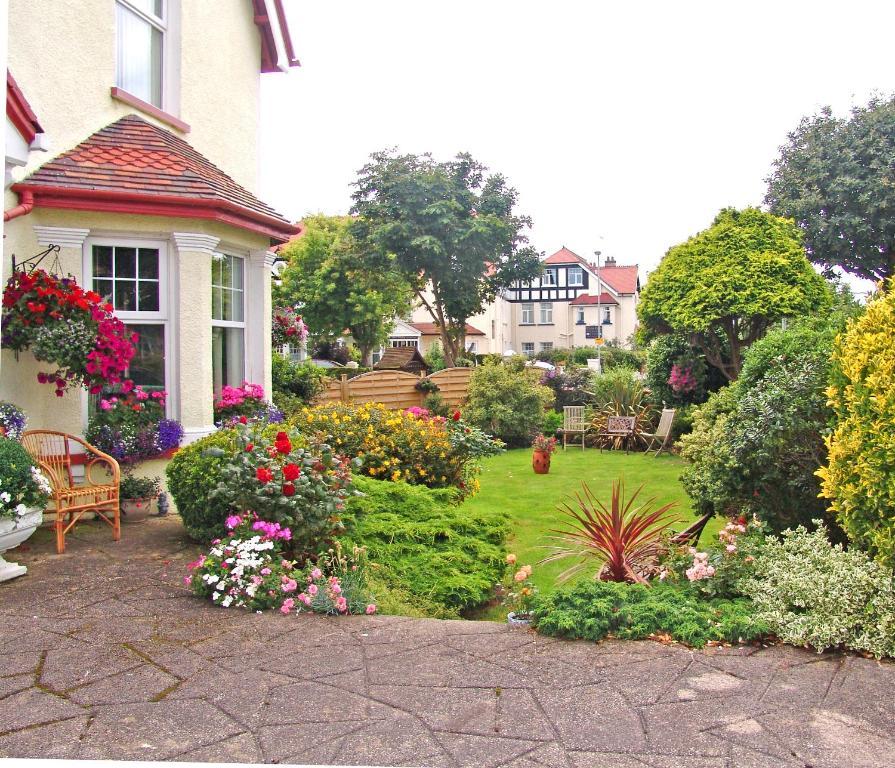 Cornerways Guest House 랜디드노 외부 사진