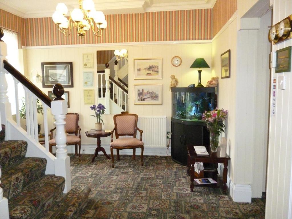 Cornerways Guest House 랜디드노 외부 사진